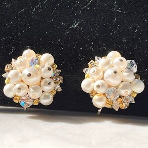 Signed 1950’s Vintage Laguna Faux Pearl Aurora Borealis Clip-on Earrings